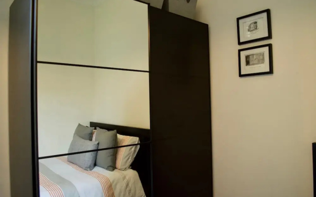 Traditional 2 Bedroom Apartment In Edinburgh