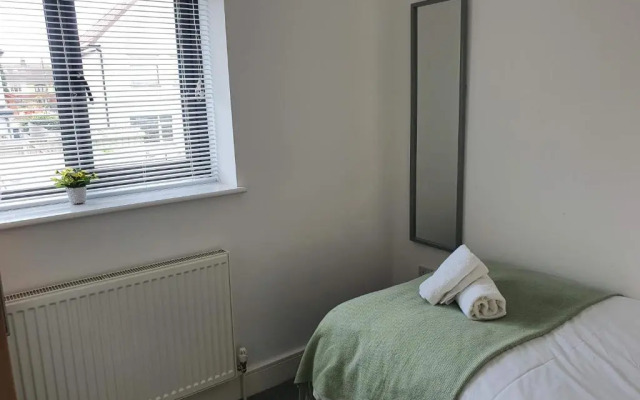 Elm Apartment by Cliftonvalley Apartments
