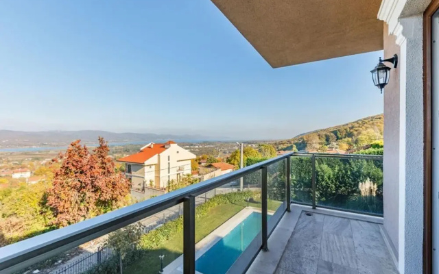 Peaceful Villa With a Garden in Kartepe Near Sapanca