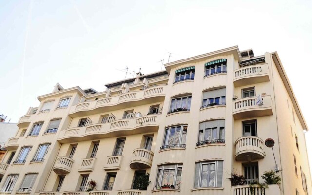 Отель Apart Hotel Riviera - Grimaldi - Promenade des Anglais Франция, Ницца - отзывы, цены и фото номеров - забронировать отель Apart Hotel Riviera - Grimaldi - Promenade des Anglais онлайн вид на фасад