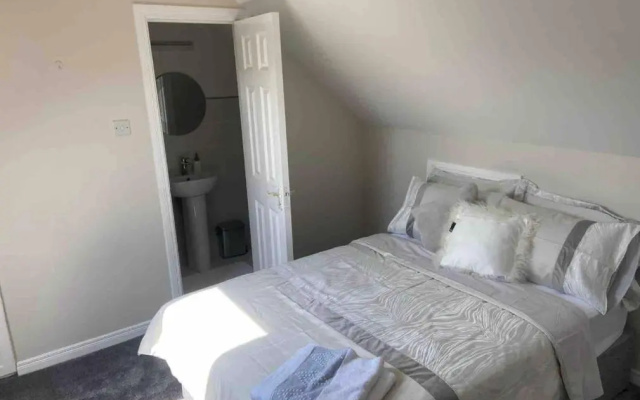 Letterkenny Three Bedroom Town Centre Apartment