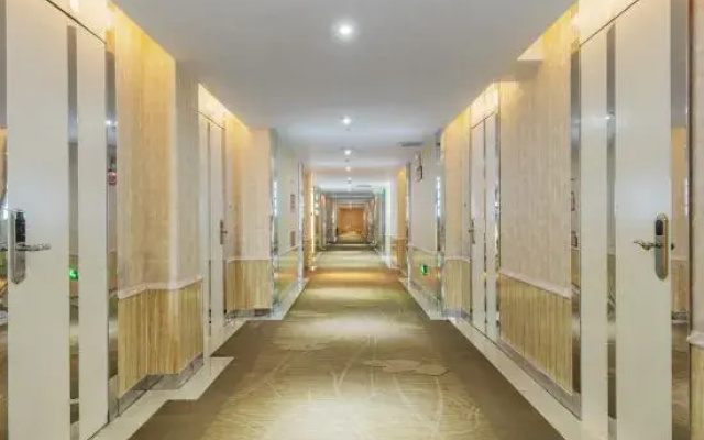 Mingyuehu Hotel (Pingguo People's Hospital Shop)