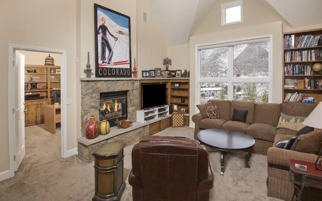 Vermont Road Chalet