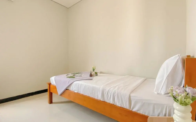 New Furnished And Comfy 2Br Apartment Nifarro Park