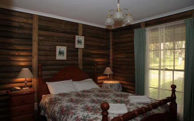 Halls Gap Log Cabins