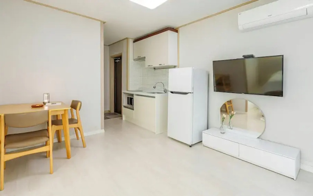 Geoje Peugeot Gomsol Petfriendly Pension