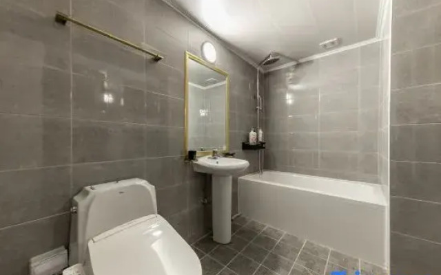 Iksan Hotel G7
