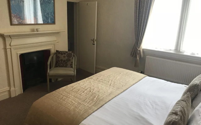 The Carre Arms Hotel