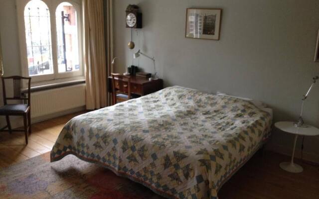 Отель Vondelparkmuseum B&B Нидерланды, Амстердам - отзывы, цены и фото номеров - забронировать отель Vondelparkmuseum B&B онлайн комната для гостей
