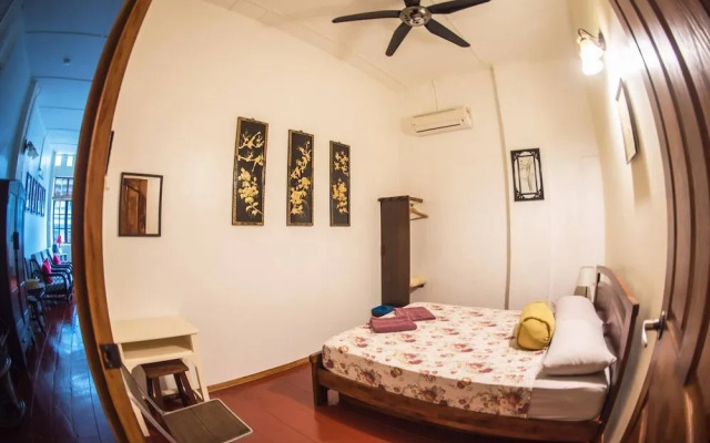Sojourn Beds & Cafe - Hostel