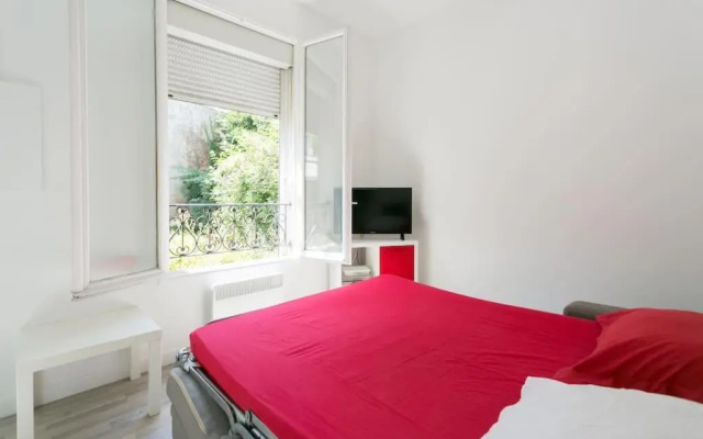 Charming Parisian studio!