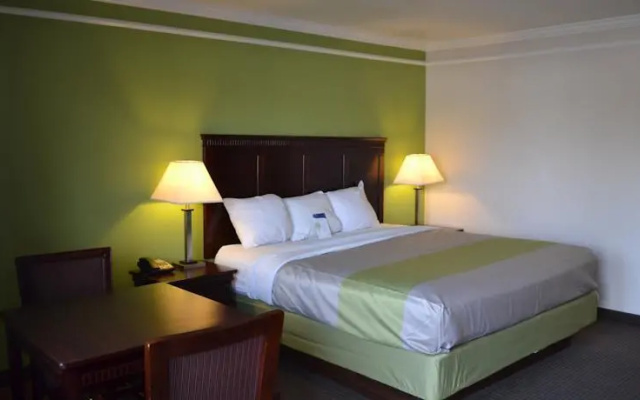 Quality Inn Kingsburg