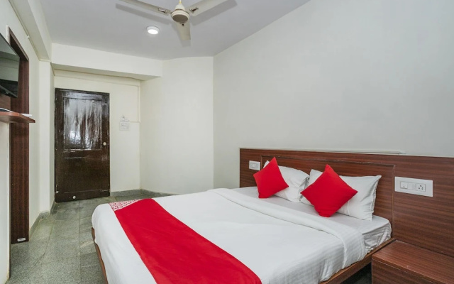 OYO 22940 Sri Durga Residency