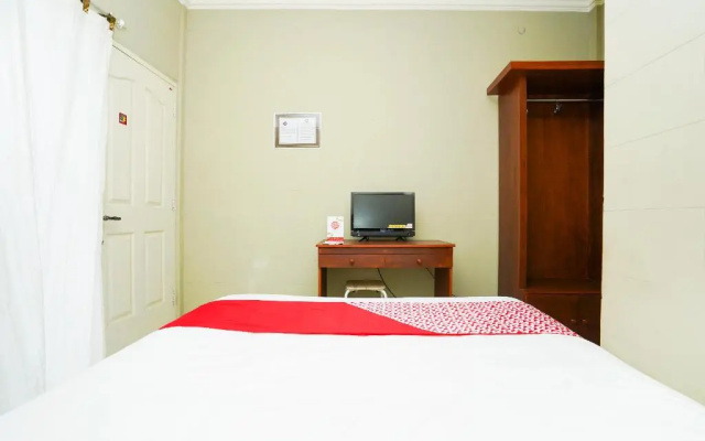 OYO 2493 Lotus Hotel Syariah