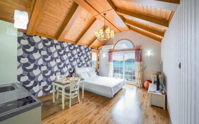 Geoje Birds Hill Pension