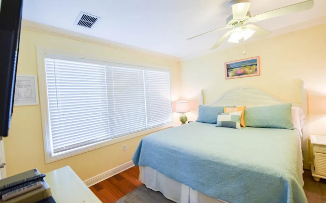 The Big Yellow House Apartment 5