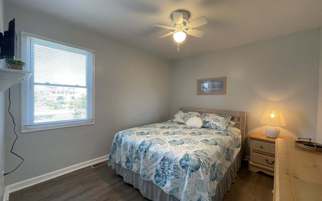 Hatteras Hideaway 3 Bedroom Cottage by RedAwning