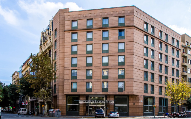 Отель Leonardo Hotel Barcelona Gran Via