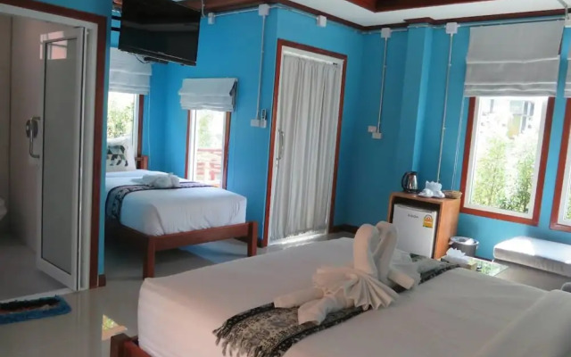 The Noi House and Restaurant Sunrise