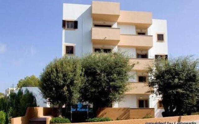 Отель Apartamentos Sol Radiante вид на фасад