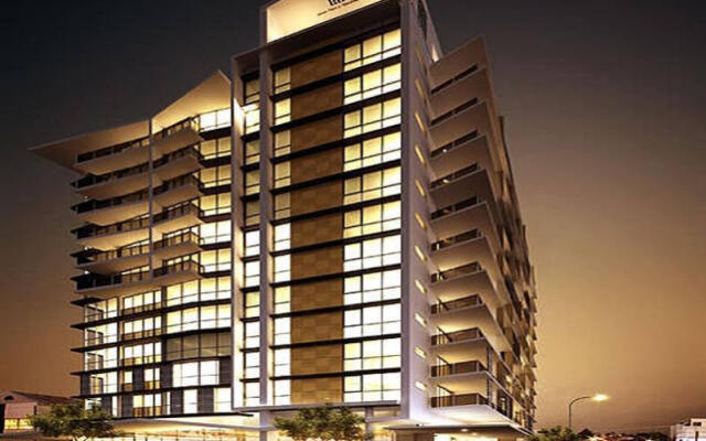 Alex Perry Hotel & Apartments вид на фасад
