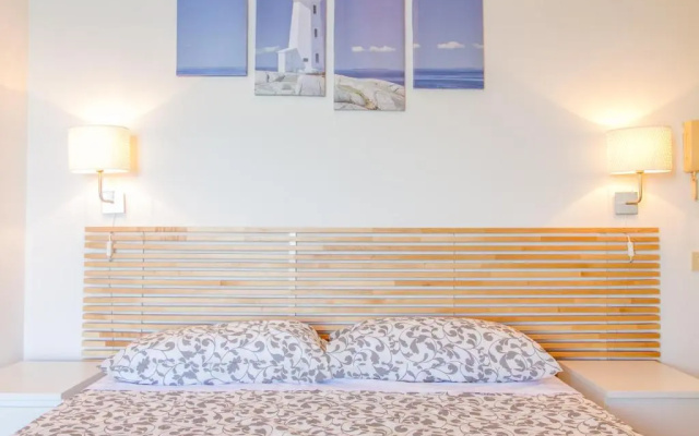 77 Rooms