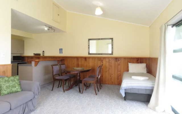 Mystery Creek Motel