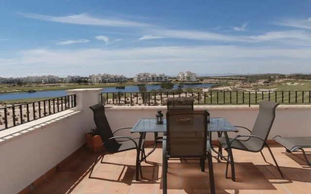 Lovely Apartment Overlooking Golf Course Lake - AO21622