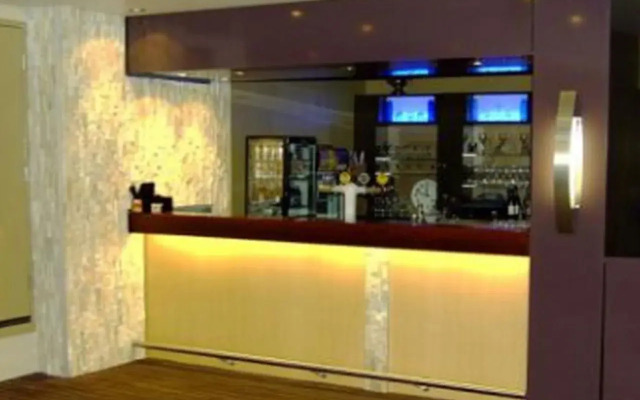O'Shea's Royal Hotel