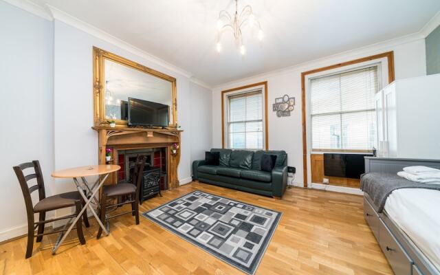 Апартаменты Luxury Studio Apart Piccadilly Circus Лондон комната для гостей