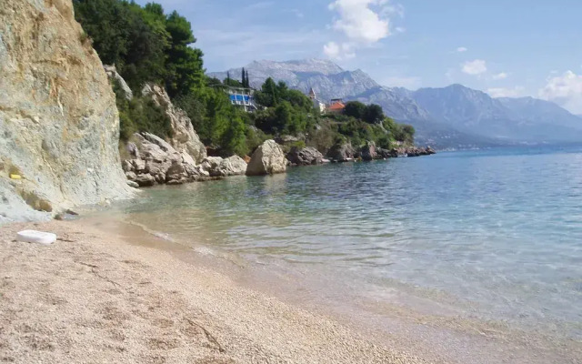 Tajči - Near Pebble Beach - A1