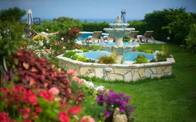 Villa Alonia