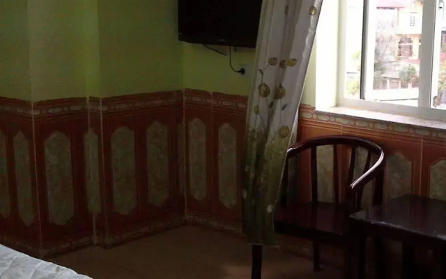 Avi Transit Hotel