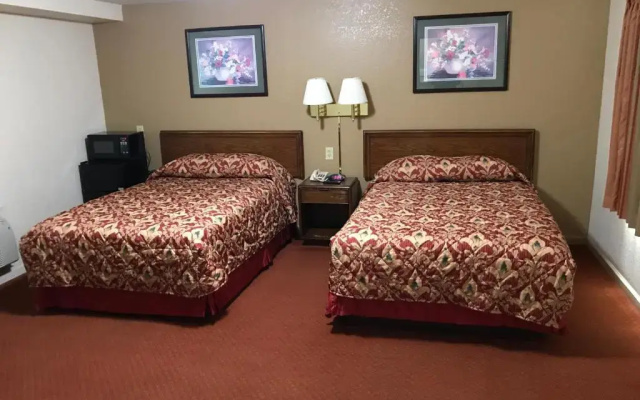 Travelers Inn