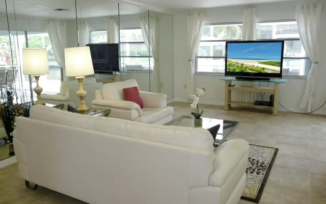 345 Rockhill Court
