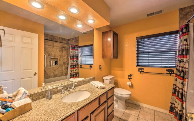Ruidoso Cabin w/ Hot Tub & Mtn Views!