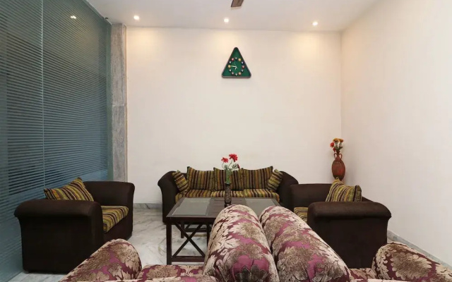 OYO 14890 Siddharth Villa