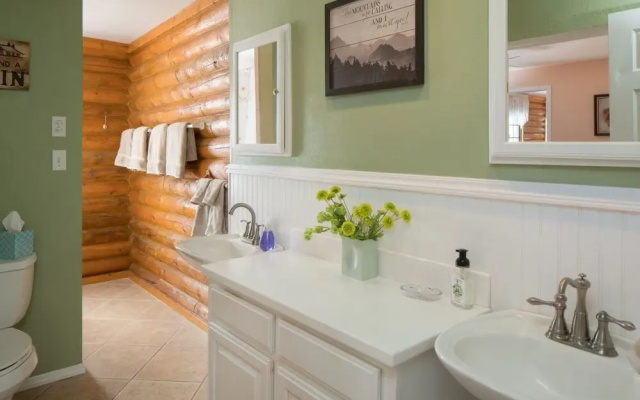 Quarter Horse Lodge