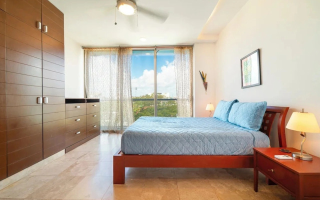 2 Br condo with Rooftop Pool - Doca 303