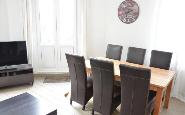 Апартаменты Amazing Apartment Antwerp South комната для гостей