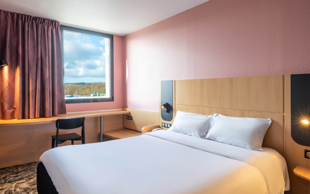 B&B HOTEL Calais Terminal Cité de l'Europe 3 étoiles