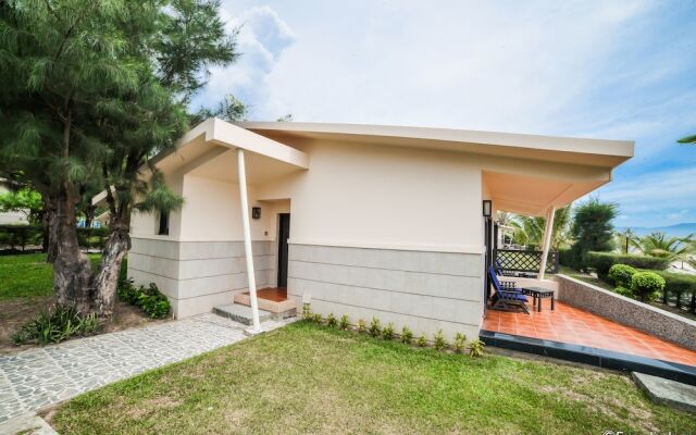 Отель Centara Sandy Beach Resort Danang вид на фасад
