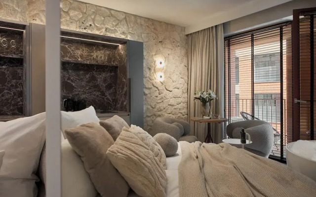 Granaria Jacuzzi Premium Suites by Downtown Apartments