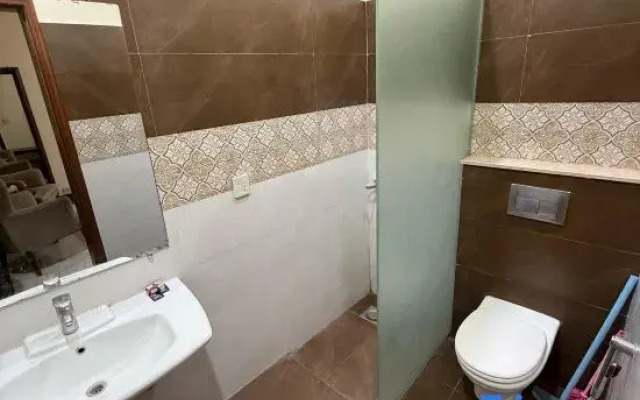 Grand Royal Hotel & Suites