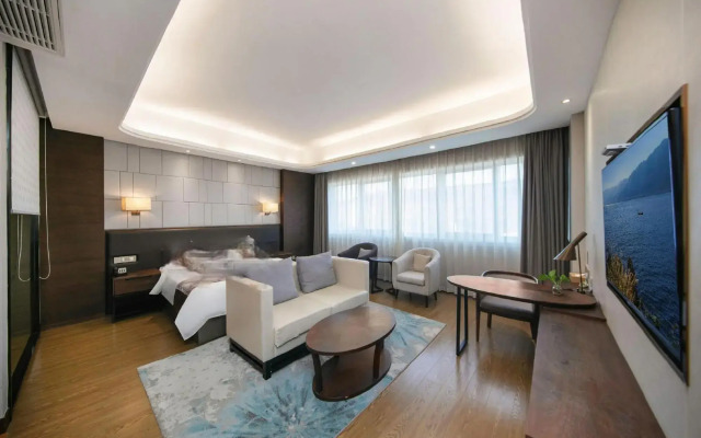 Manju Hotel (Zhujiajian Wharf, Putuo Airport)