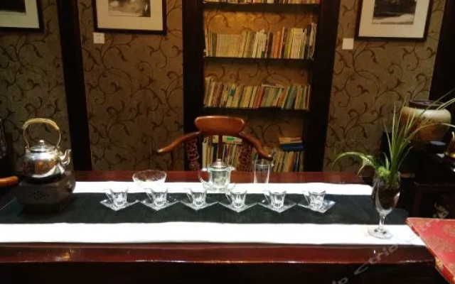 Mingshilou Hotel