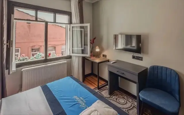 Balat Side Apart