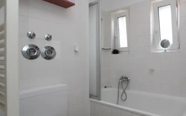 6024 Private Room