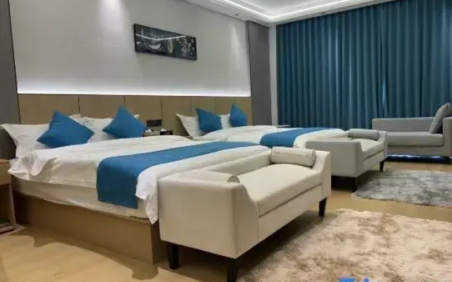 Xianggeli Hotel (Jianshui Purple Pottery Street)
