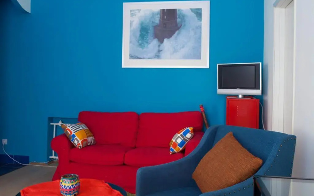 Bluedoor Apartment